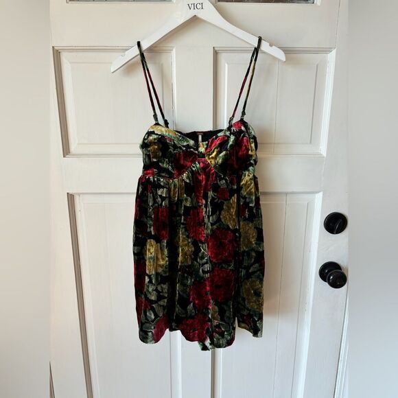 NWT Free People Luna Velvet Floral Romper Pop Red Green Combo - Picture 3 of 8